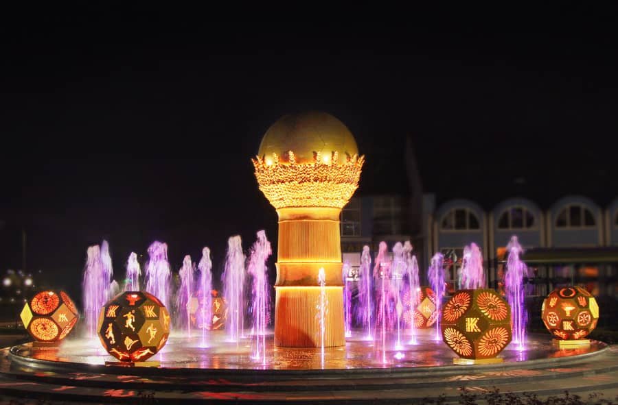 Art installation and water Fountain with lighting Art installation and water Fountain with lighting