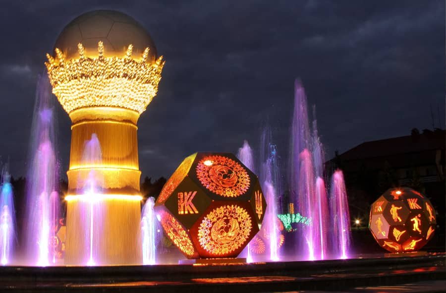 Golden LED tower sculpture with water fountains with light and music Golden LED tower sculpture with water fountains