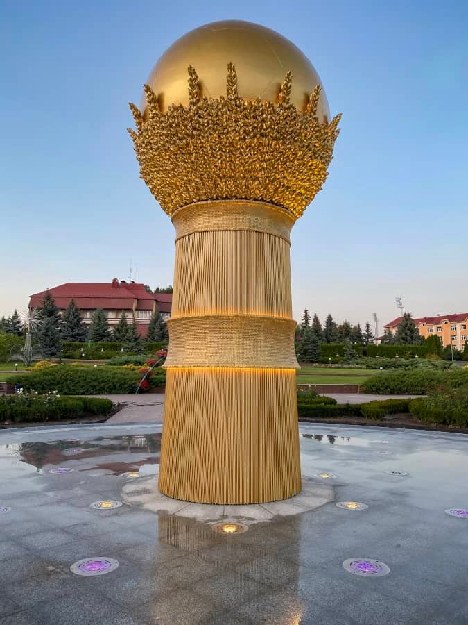 tall metal gold sculpture art tall metal gold sculpture art