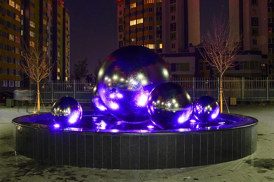 Custom Stainless-Steel Sphere Fountain for residential spaces Custom Stainless-Steel Sphere Fountain
