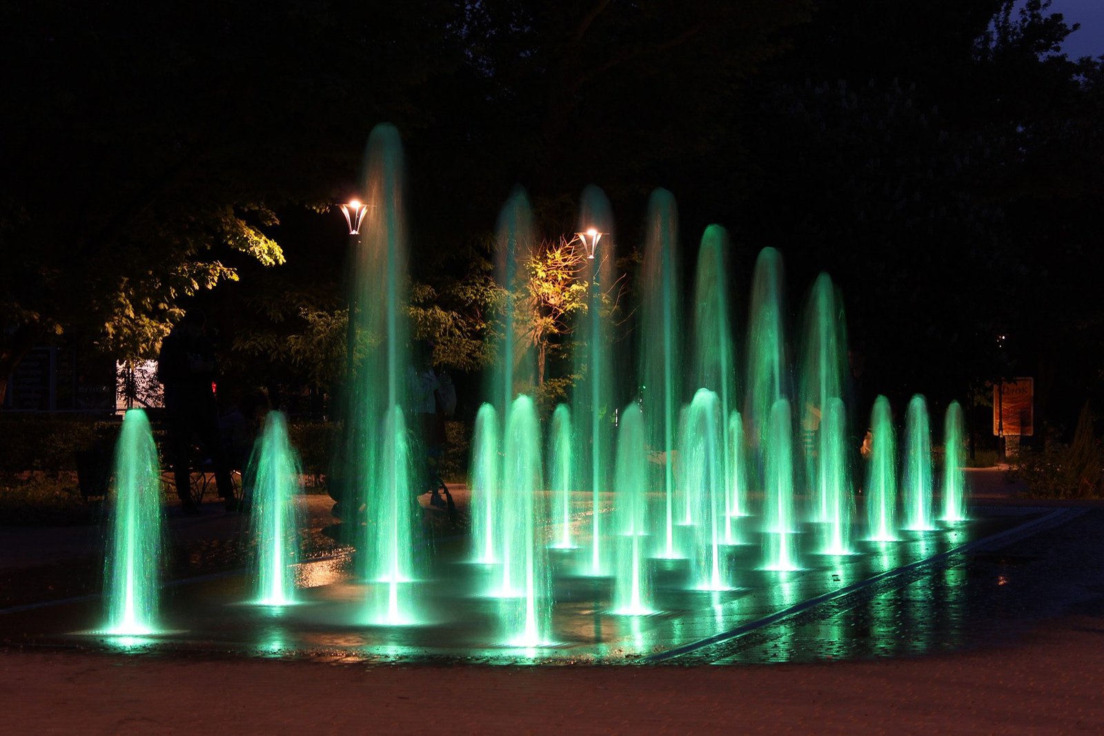 Urban Fountain Installation – interactive public fountain with LED lighting urban fountain installation with lighting