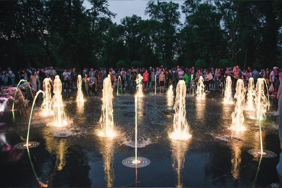 nteractive LED fountain installation for public park large Interactive public fountain with LED lighting