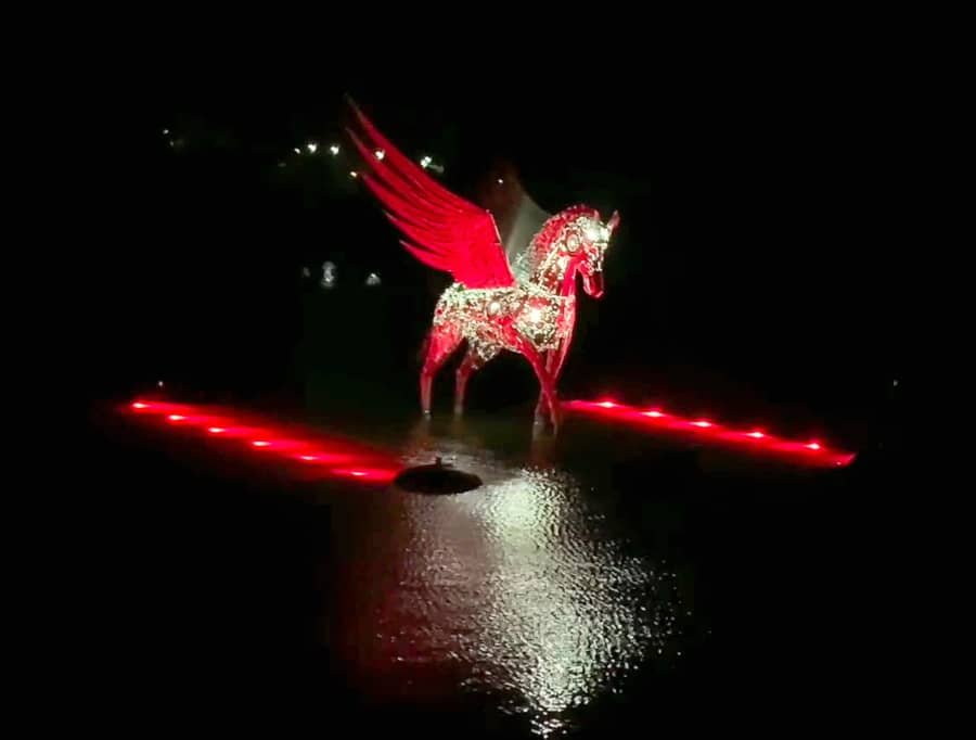 horse metal art sculpture