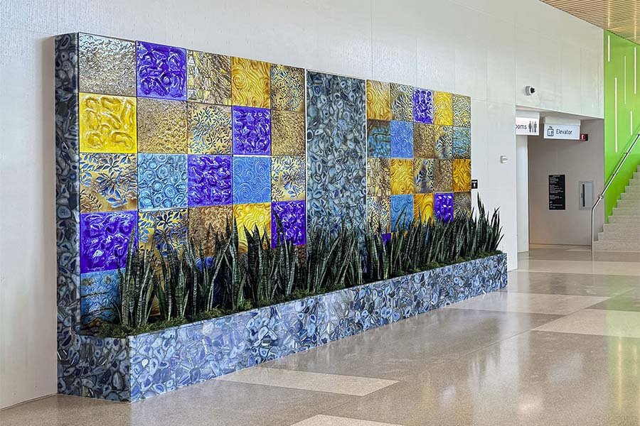 Decorative glass-and-stone feature wall