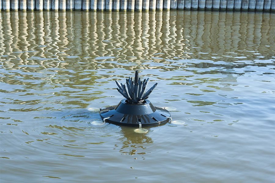 pond surface aerator unit in the water