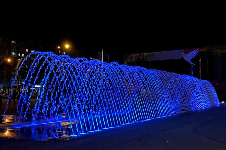 illuminated arched water feature
