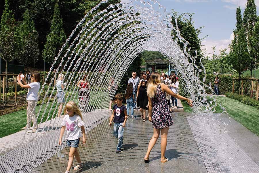 public arched fountain
