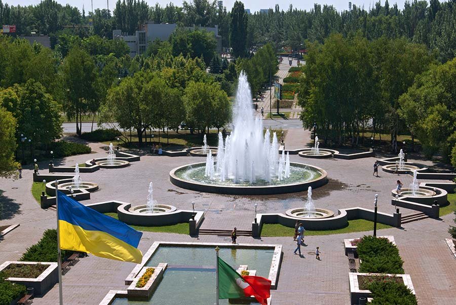 Large public fountain ensemble