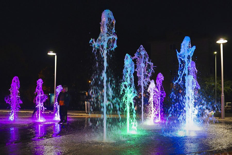 color-changing vertical water jets