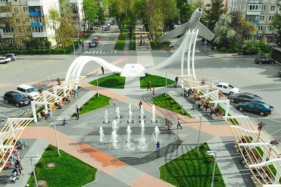 aeronautic-themed public fountain plaza