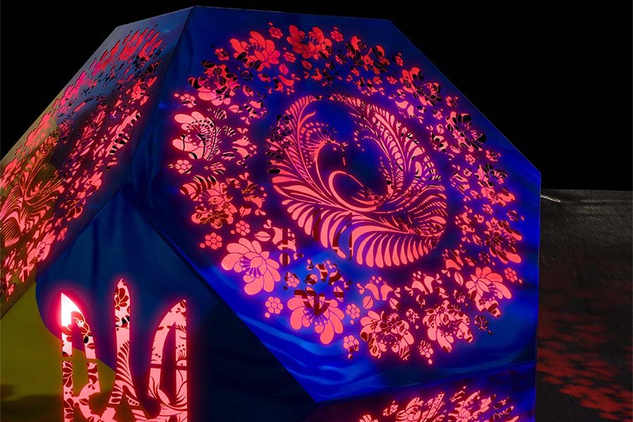 illuminated metal sculpture with Ukrainian floral pattern