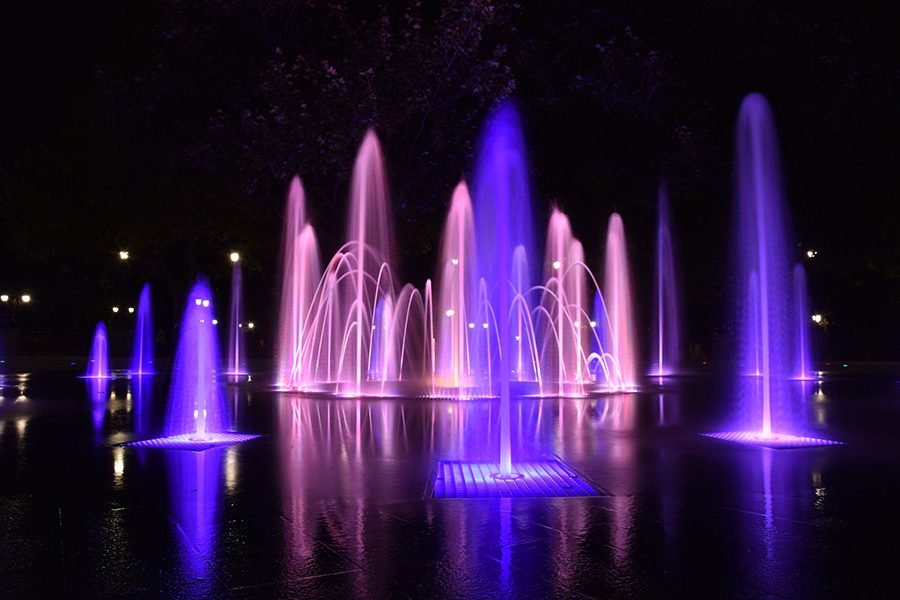Interactive urban fountain with light show